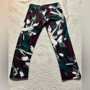 Fabletics Define Power Hold Mid Rise Capri